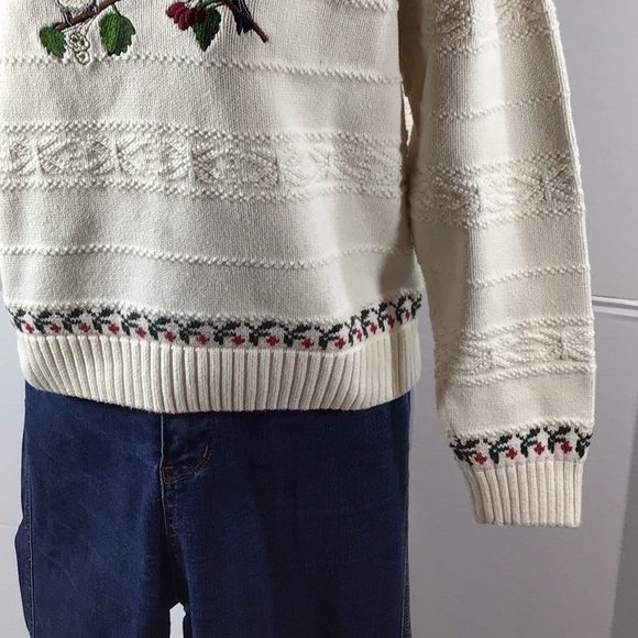 Cabela’s Women 100% Cotton Sweater, Birds, Berries, Winter S - Picture 6 of 9